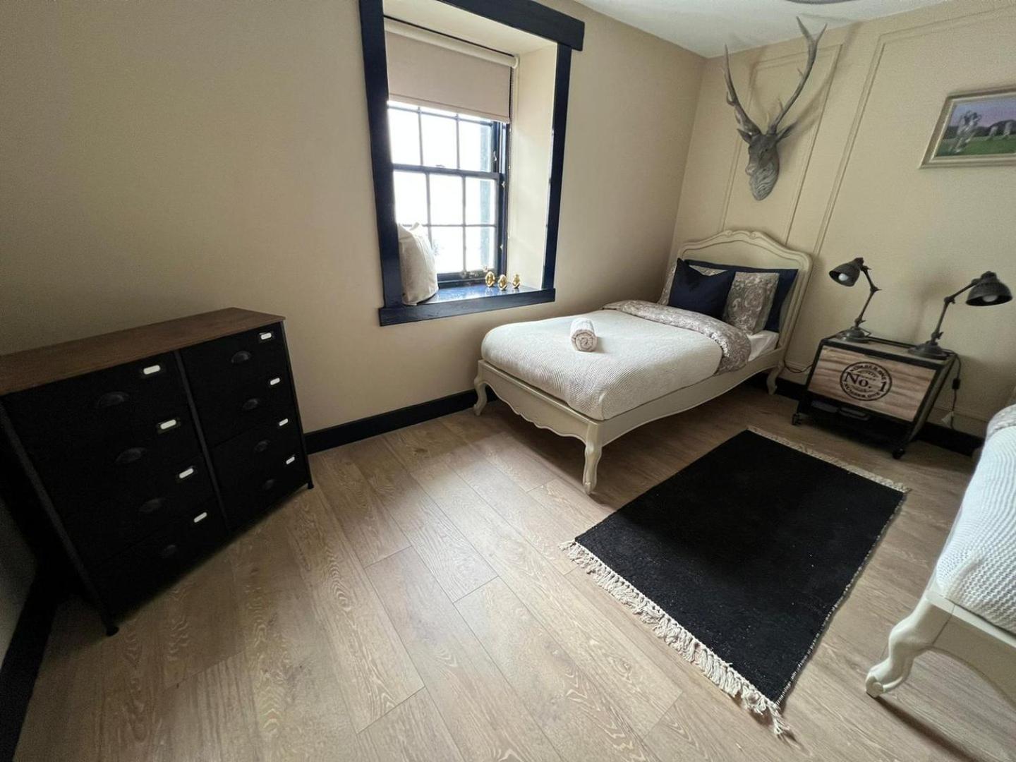 شقة Charming And Cosy - Black'S Land إنفيراري المظهر الخارجي الصورة