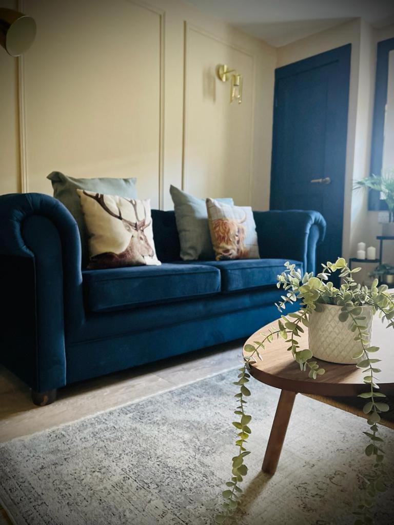 شقة Charming And Cosy - Black'S Land إنفيراري الغرفة الصورة